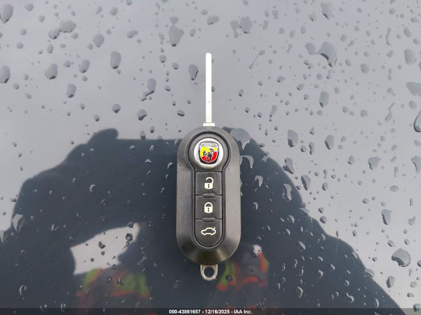 2017 Fiat 500 Abarth VIN: 3C3CFFFH8HT698078 Lot: 43861657