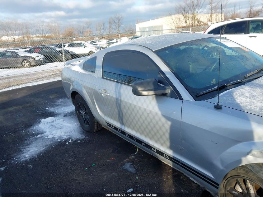2005 Ford Mustang V6 Deluxe/V6 Premium VIN: 1ZVFT80N555260025 Lot: 43861773