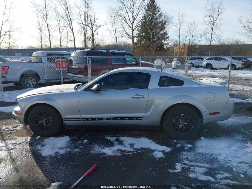 2005 Ford Mustang V6 Deluxe/V6 Premium VIN: 1ZVFT80N555260025 Lot: 43861773