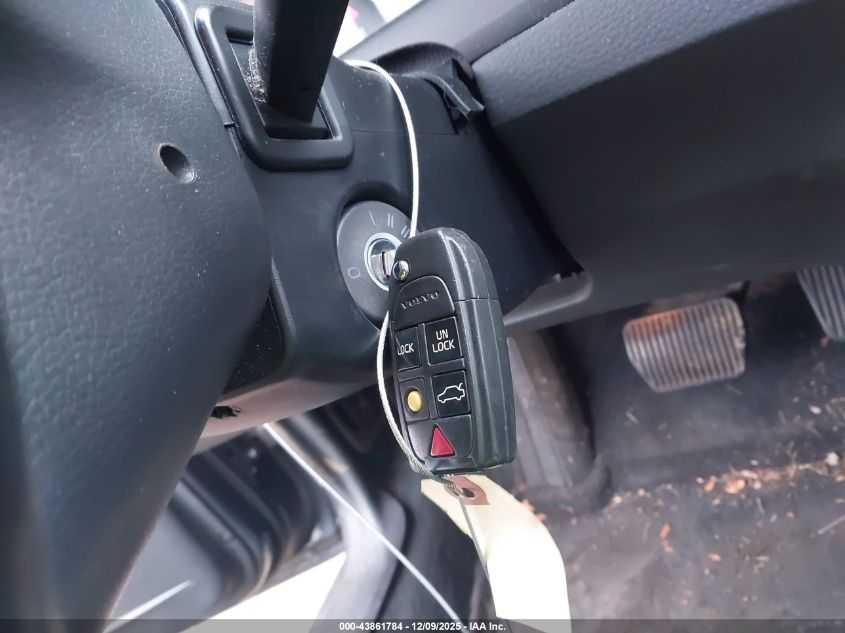 2004 Volvo V70 2.4 VIN: YV1SW61T042405718 Lot: 43861784