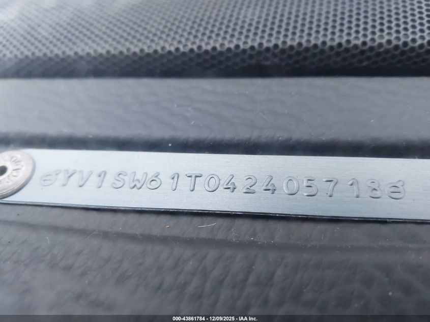 2004 Volvo V70 2.4 VIN: YV1SW61T042405718 Lot: 43861784