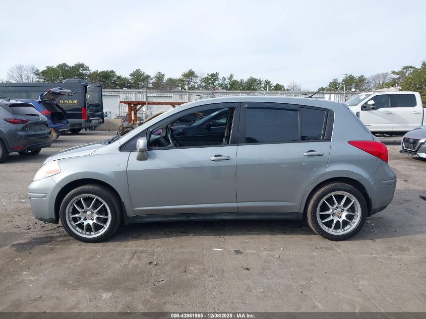 2009 Nissan Versa 1.8S VIN: 3N1BC13EX9L459567 Lot: 43861965