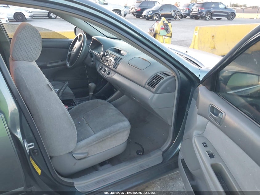 4T1BF30KX4U065569 2004 TOYOTA CAMRY photo no. 5