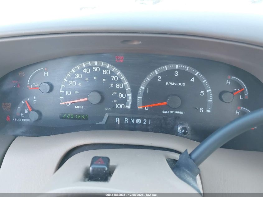 1999 Ford Expedition Eddie Bauer/Xlt VIN: 1FMRU17L7XLC11797 Lot: 43862031