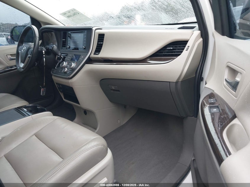 2020 Toyota Sienna Xle