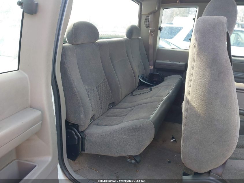 1998 Chevrolet K1500 Fleetside VIN: 2GCEK19R4W1105841 Lot: 43862246