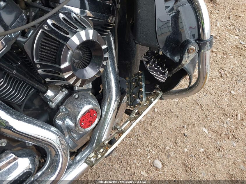 2017 Harley-Davidson Fltrxs Road Glide Special VIN: 1HD1KTC19HB696991 Lot: 43862390