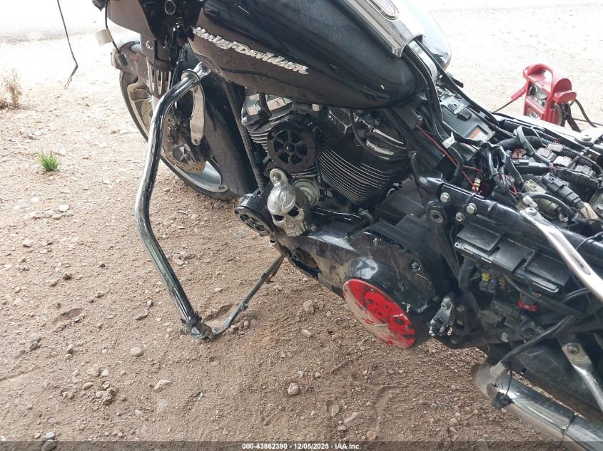 2017 Harley-Davidson Fltrxs Road Glide Special VIN: 1HD1KTC19HB696991 Lot: 43862390