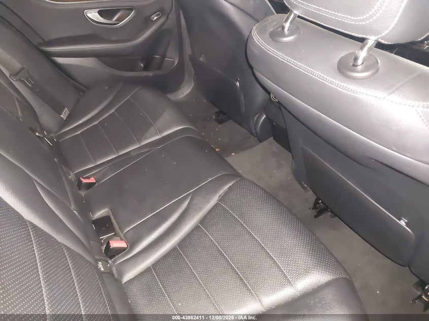 55SWF4JB8FU046068 2015 MERCEDES-BENZ C-KLASSE photo no. 8