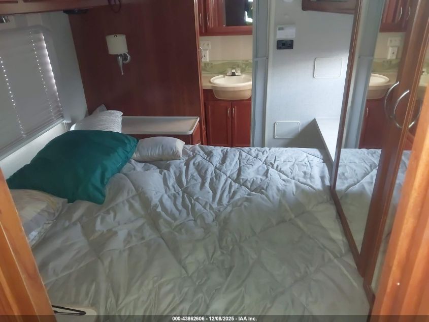 2007 Fleetwood Bounder VIN: 1F6NF53Y260A13864 Lot: 43862606