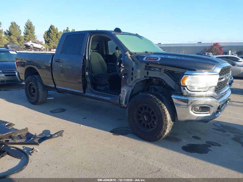 RAM 2500 TRADESMAN 4X4 6 4 BOX