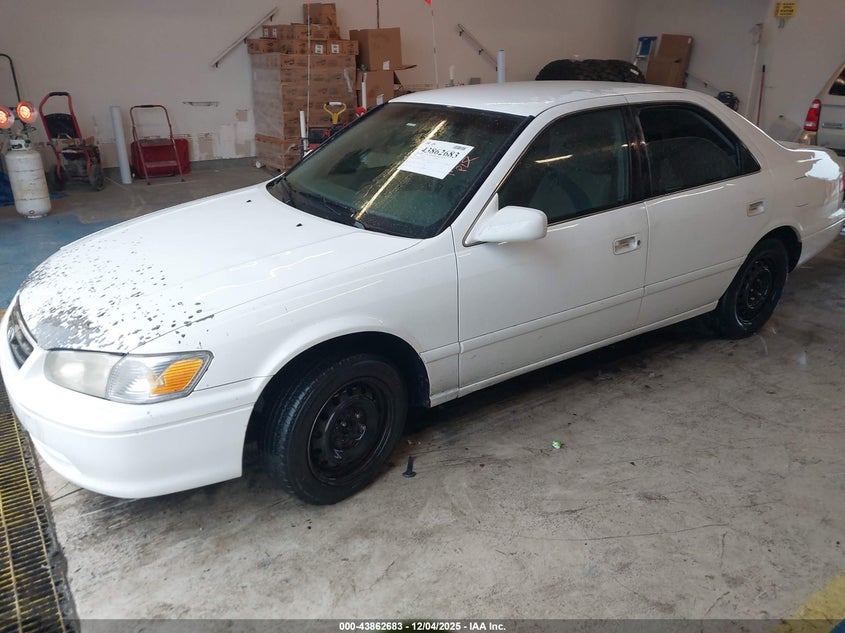 4T1BF28KXYU090993 2000 TOYOTA CAMRY photo no. 2