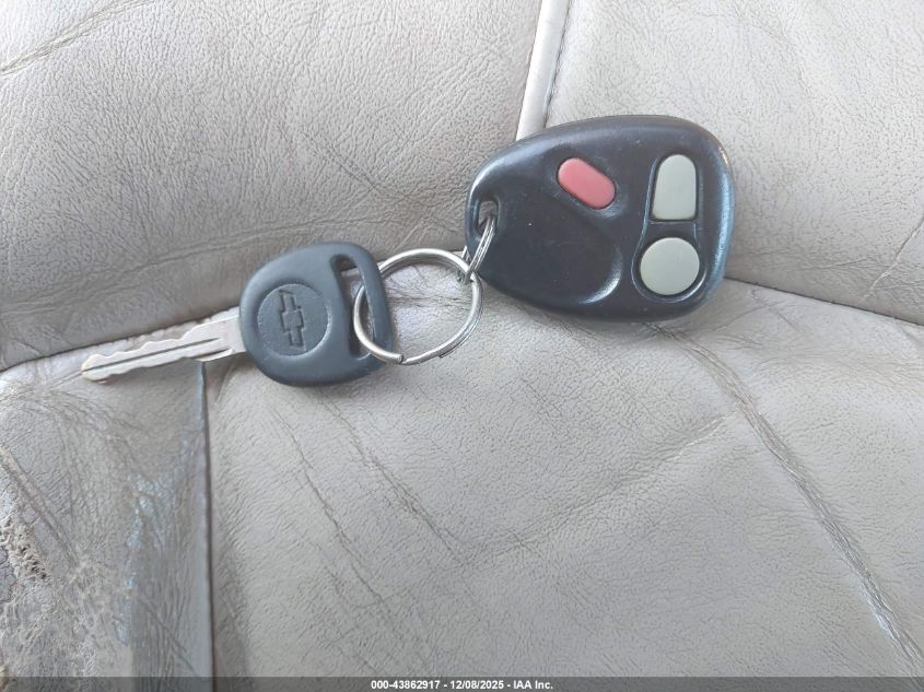 2001 Chevrolet Suburban 1500 Lt VIN: 3GNEC16T81G165674 Lot: 43862917