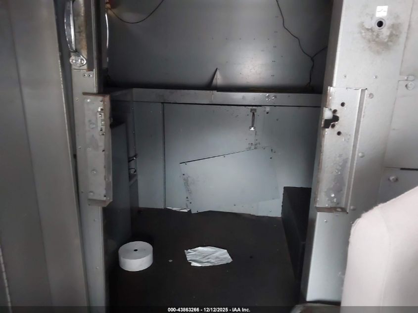 2017 Ford E-450 Cutaway VIN: 1FDXE4FS4HDC09581 Lot: 43863266