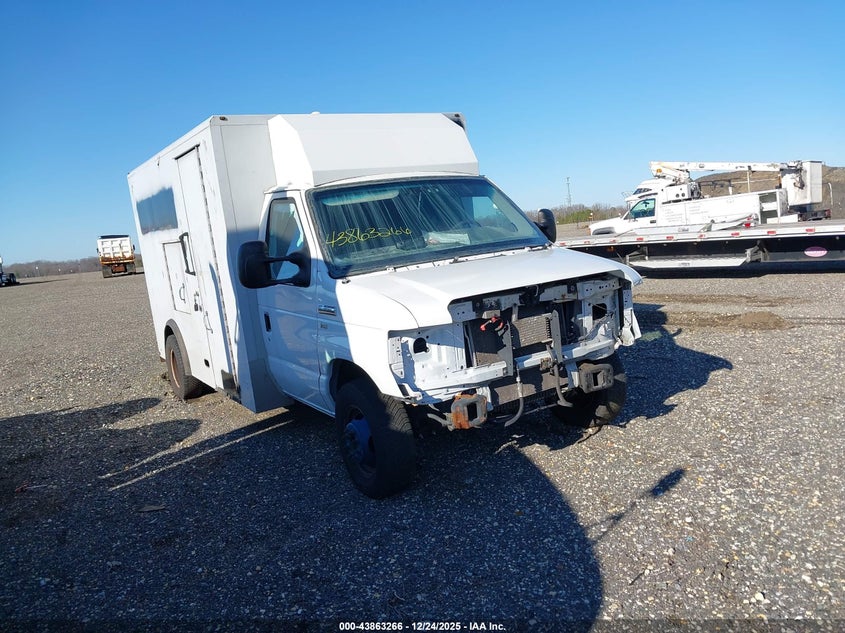 2017 FORD E-450 CUTAWAY