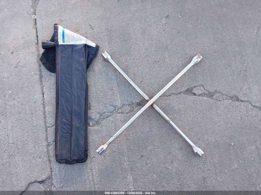 2002 Chevrolet Tahoe Z71 VIN: 1GNEK13T62R246553 Lot: 43863358