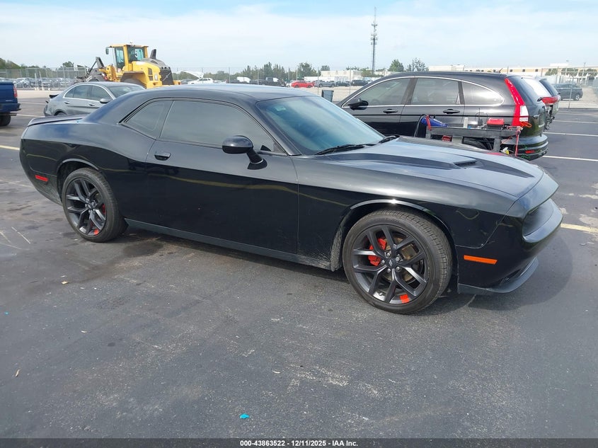 2022 Dodge Challenger Sxt