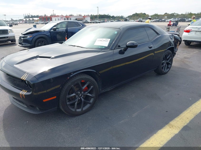 2022 Dodge Challenger Sxt