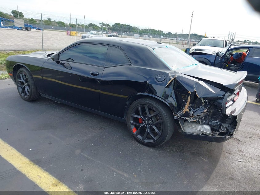2022 Dodge Challenger Sxt
