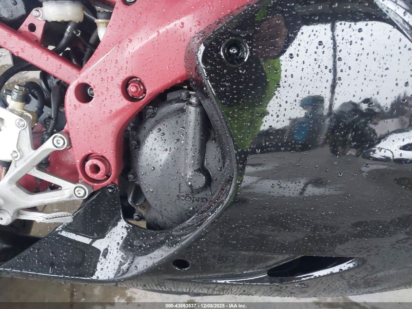 2001 Honda Cbr600 F4 VIN: JH2PC35111M202212 Lot: 43863537