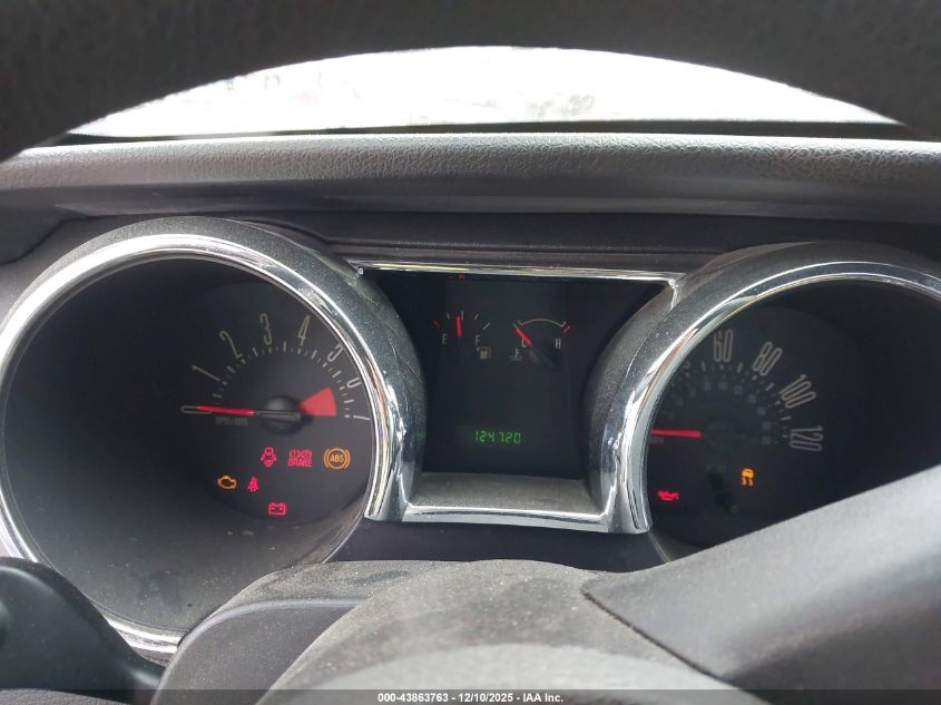 2005 Ford Mustang V6 Deluxe/V6 Premium VIN: 1ZVFT80N155193892 Lot: 43863763