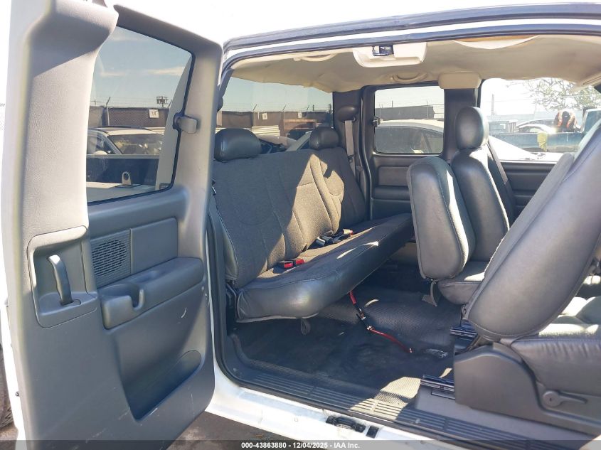 2004 Chevrolet Silverado 2500Hd Work Truck VIN: 1GCHC29U24E138269 Lot: 43863880