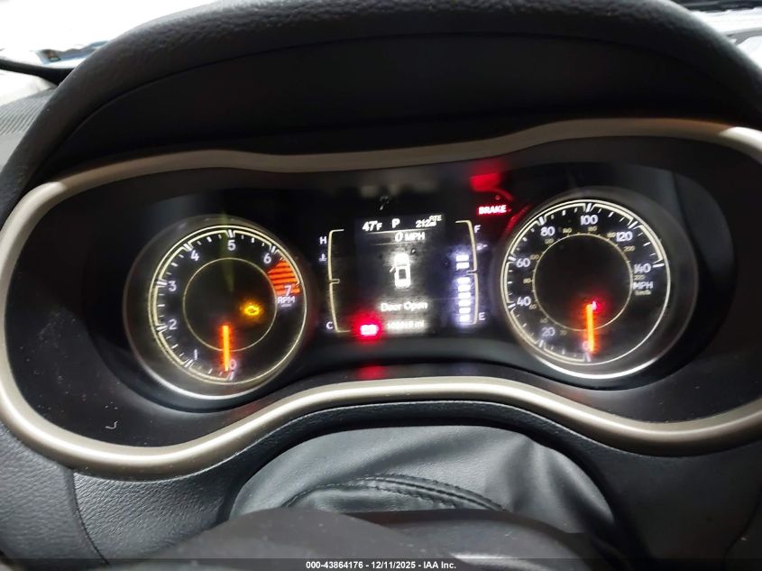 2017 Jeep Cherokee Latitude 4X4 VIN: 1C4PJMCB4HW587764 Lot: 43864176