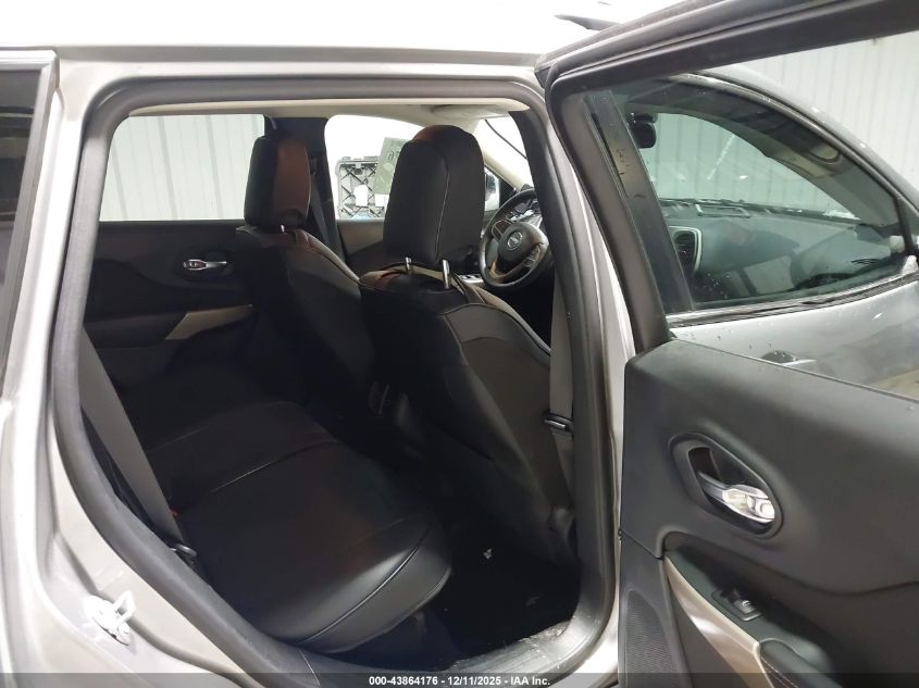 2017 Jeep Cherokee Latitude 4X4 VIN: 1C4PJMCB4HW587764 Lot: 43864176