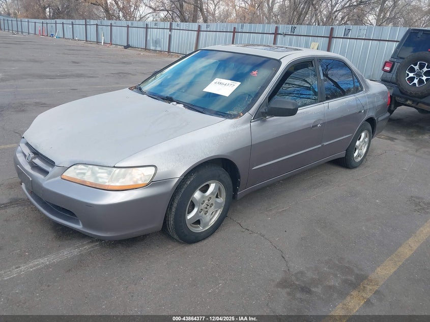 1HGCG1653YA073470 2000 HONDA ACCORD photo no. 2
