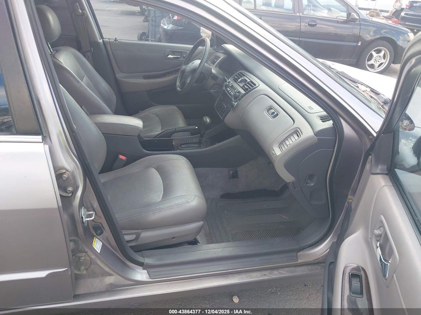 1HGCG1653YA073470 2000 HONDA ACCORD photo no. 5