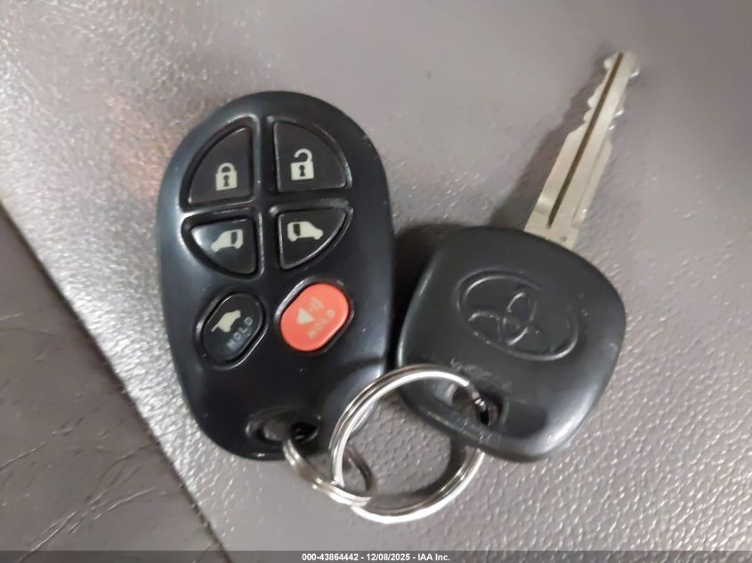 2008 Toyota Sienna Limited VIN: 5TDBK22C68S017979 Lot: 43864442