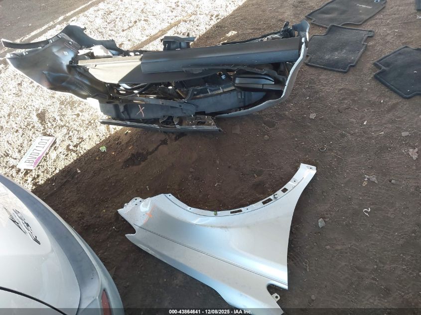 2015 Toyota Rav4 Le VIN: JTMZFREV5FJ044075 Lot: 43864641