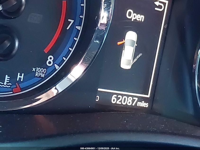 2018 Toyota Corolla Se VIN: 5YFBURHE8JP772173 Lot: 43864901