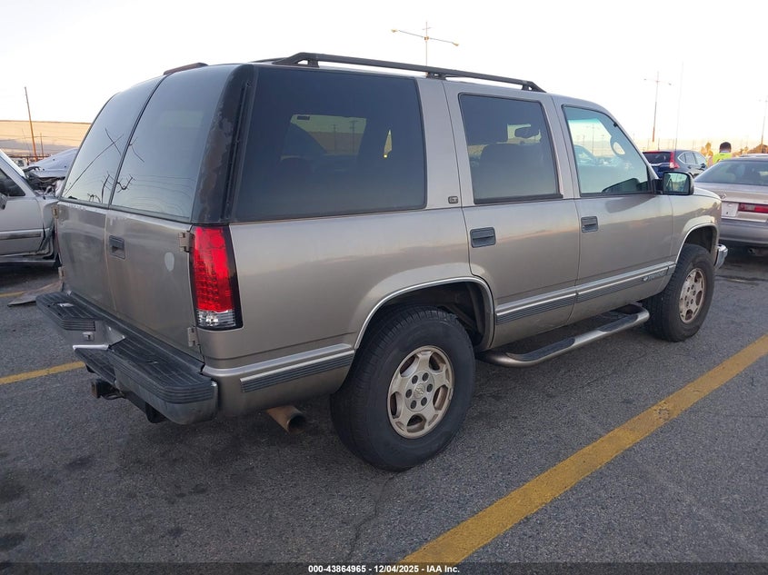 1GNEK13R6XJ340605 1999 CHEVROLET TAHOE photo no. 4