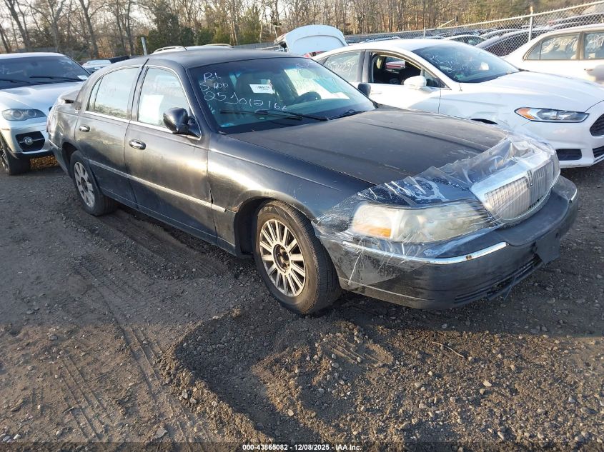 2005 Lincoln Town Car