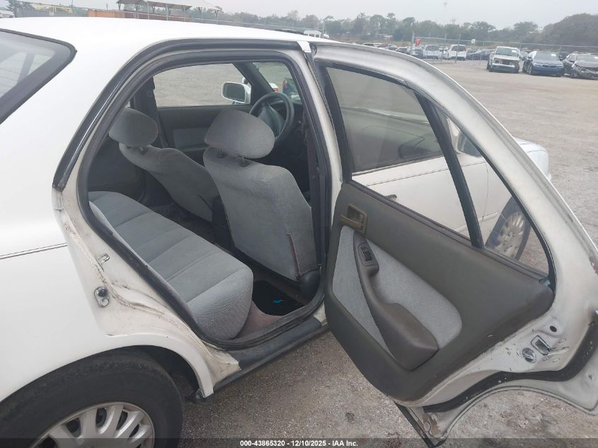 1994 Toyota Camry Le VIN: 4T1SK12E9RU449051 Lot: 43865320