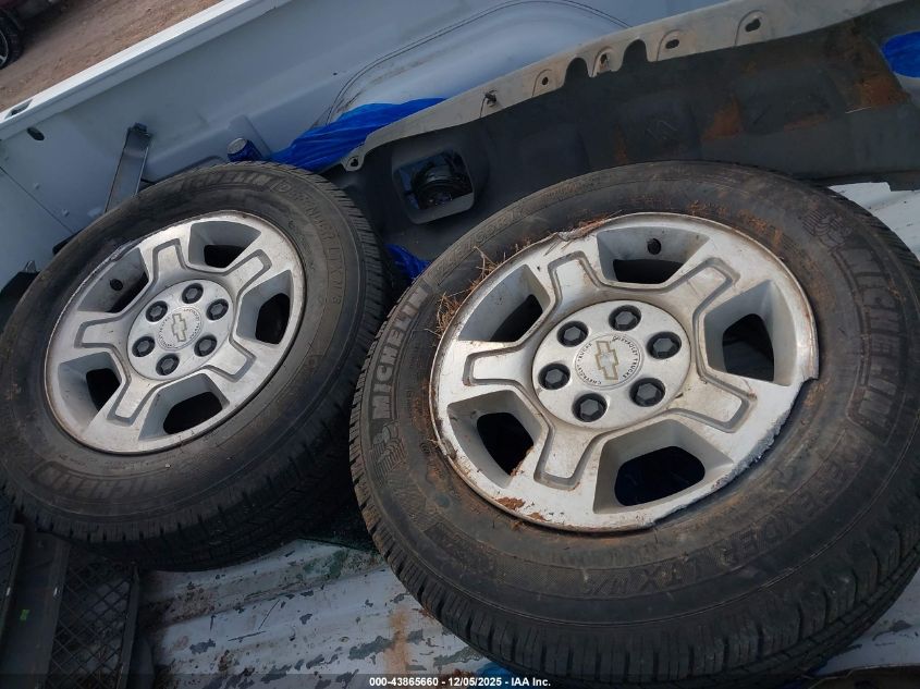 2005 Chevrolet Silverado 1500 Work Truck VIN: 1GCEC19X05Z241790 Lot: 43865660