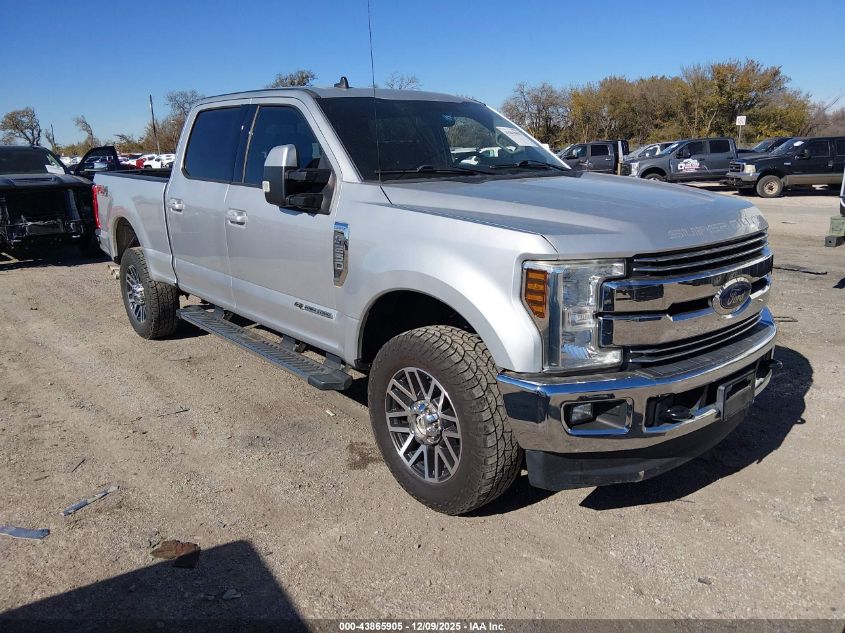 FORD F-250 LARIAT