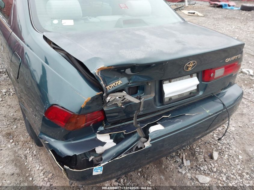 1998 Toyota Camry Le VIN: 4T1BG22K1WU838369 Lot: 43866077