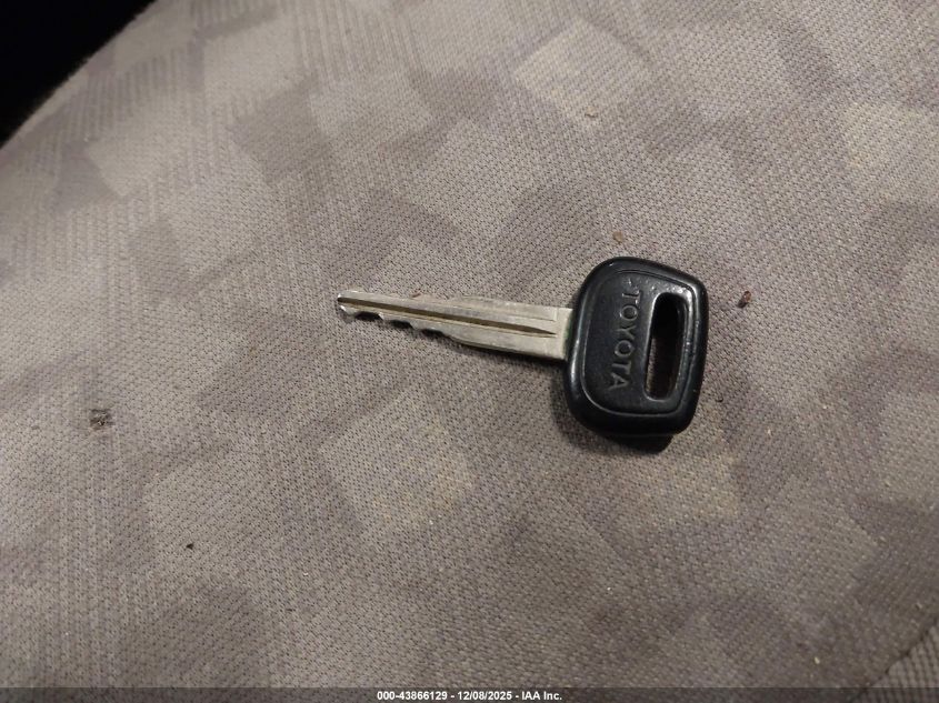 2001 Toyota Echo VIN: JTDBT123010111842 Lot: 43866129