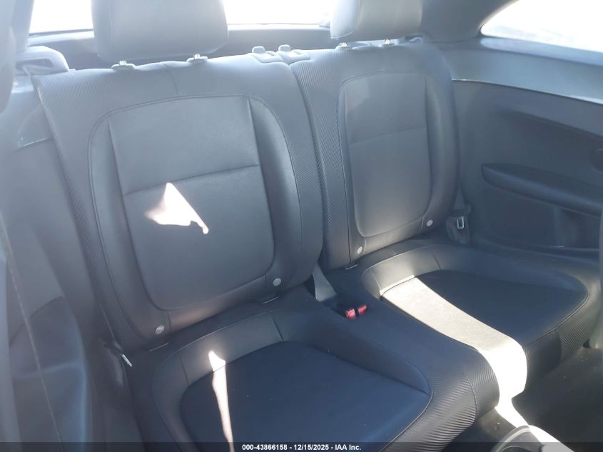 2012 Volkswagen Beetle 2.5L VIN: 3VWJP7ATXCM618510 Lot: 43866158