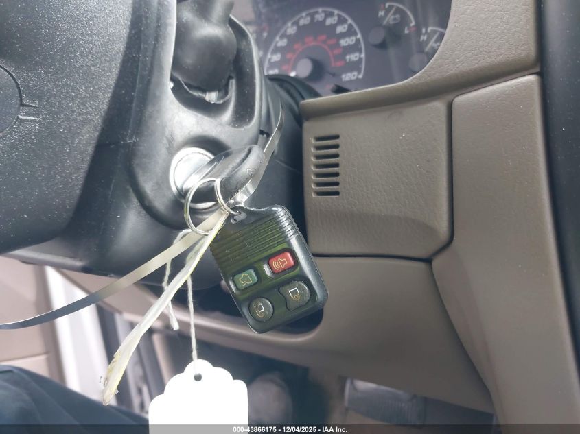 2002 Ford Explorer Xlt VIN: 1FMZU63E72UC90041 Lot: 43866175