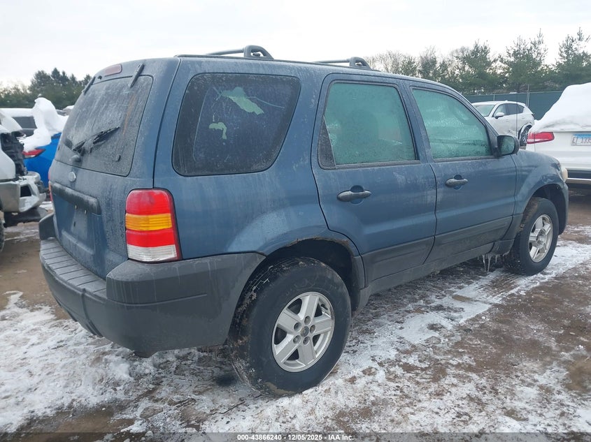 1FMYU02ZX5DA06077 2005 FORD ESCAPE photo no. 4