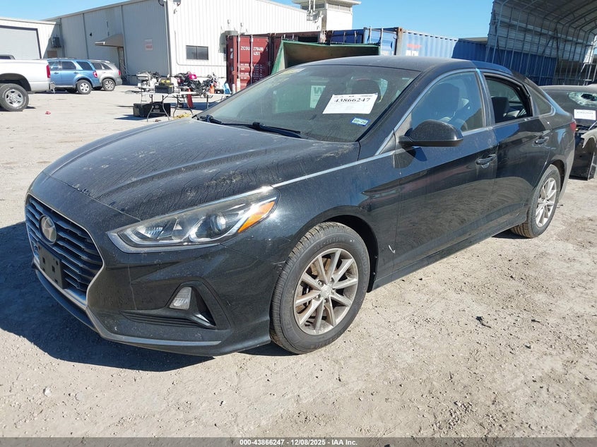 5NPE24AF9JH649469 2018 HYUNDAI SONATA photo no. 2