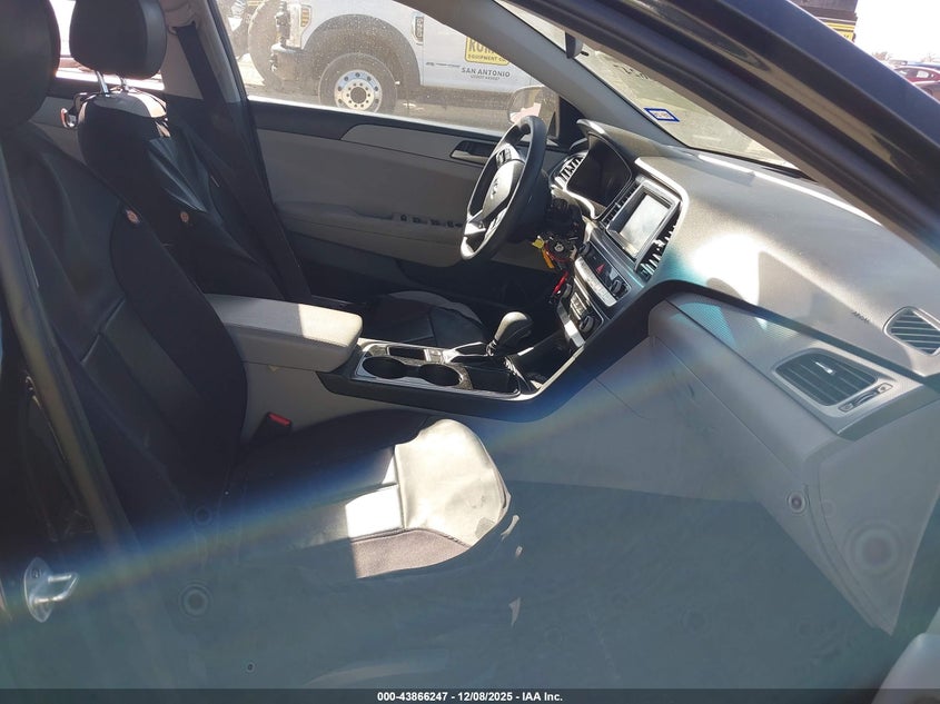 5NPE24AF9JH649469 2018 HYUNDAI SONATA photo no. 5