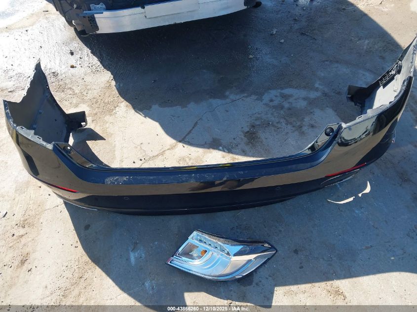 2022 Honda Accord Touring VIN: 1HGCV2F92NA008023 Lot: 43866260