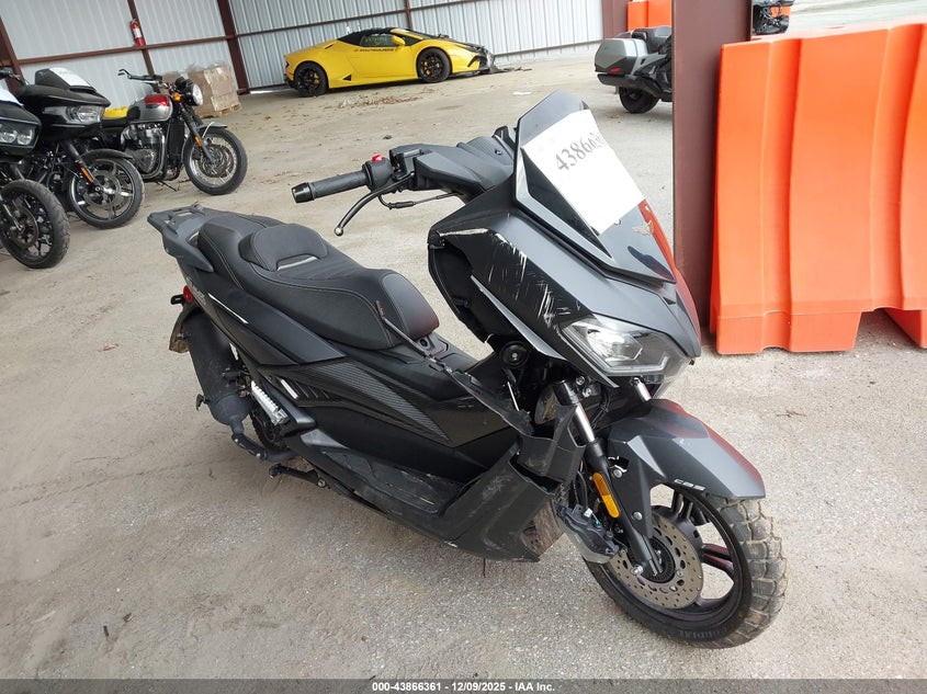HZ2TCDMN2S1001439 ZHILONG Q-MAX 200 2025