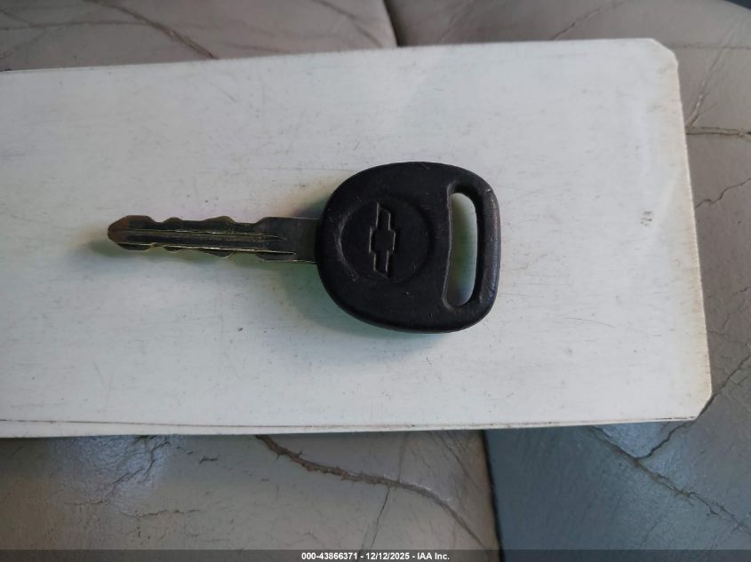 2001 Chevrolet Tahoe Lt VIN: 1GNEC13T01R105540 Lot: 43866371