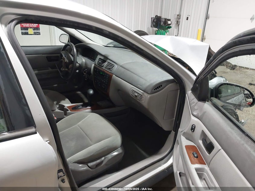 1FAFP56UX6A121088 2006 FORD TAURUS photo no. 5