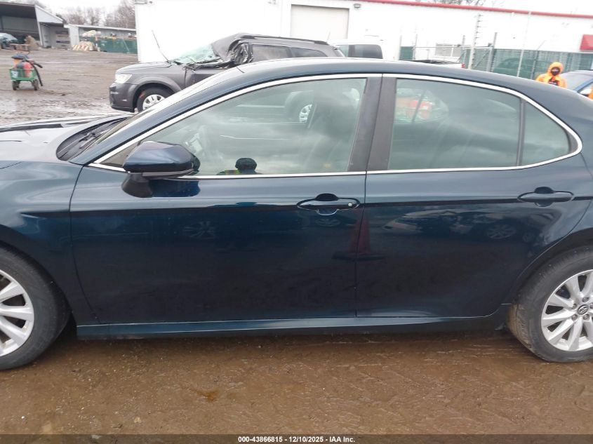 2018 Toyota Camry Le VIN: 4T1B11HK3JU583090 Lot: 43866815